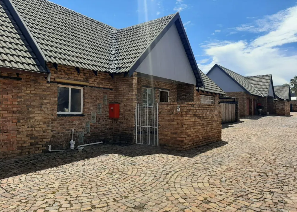 House for sale in Middelburg Central (Mpumalanga Central)  - 1MD1755761
