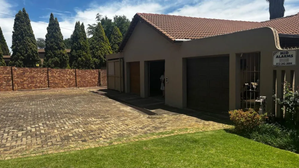 Double-storey house to rent in Middelburg (Mpumalanga) - 1MD1755655 Double-storey house to rent in Middelburg (Mpumalanga) - 1MD1755655