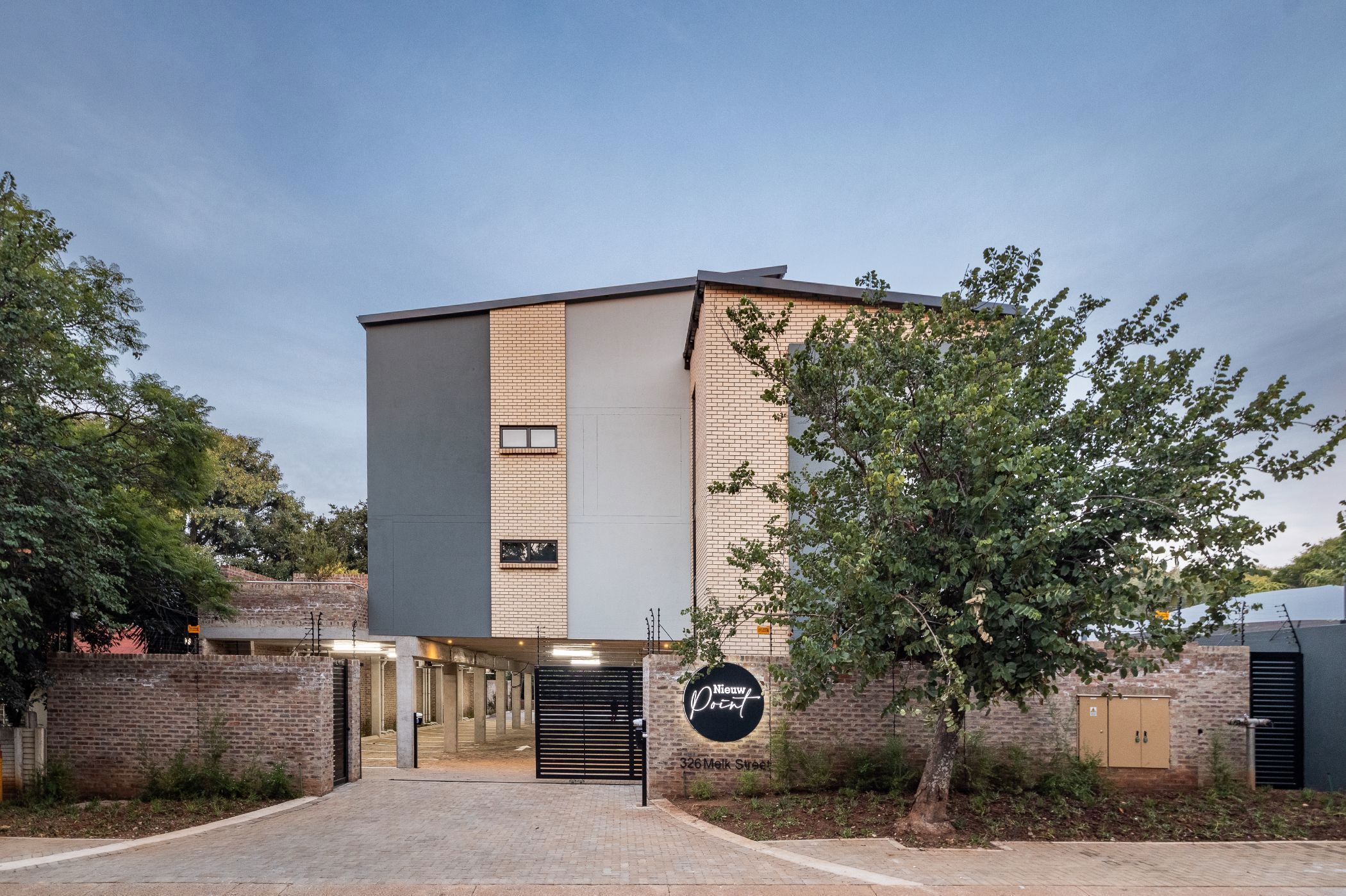Commercial flats for sale in Nieuw Muckleneuk - PT1755679