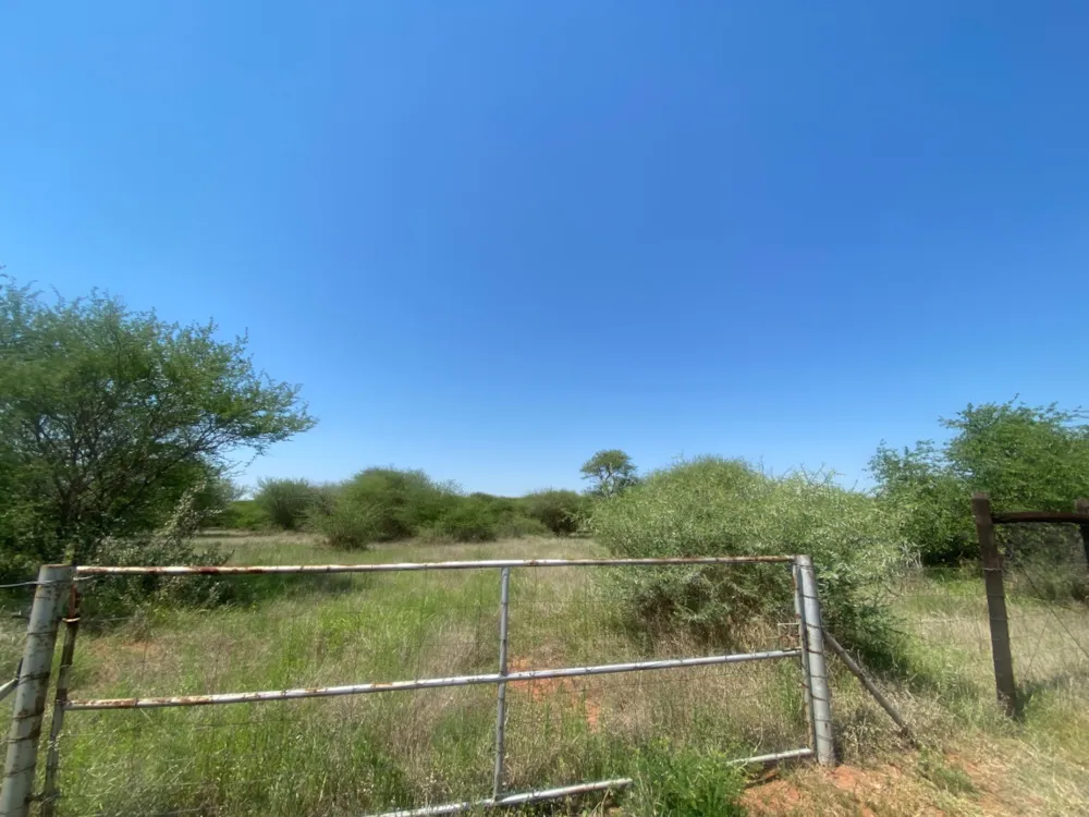 Residential vacant land for sale in Lion Park, Botswana - 3BO1755717 Residential vacant land for sale in Lion Park, Botswana - 3BO1755717