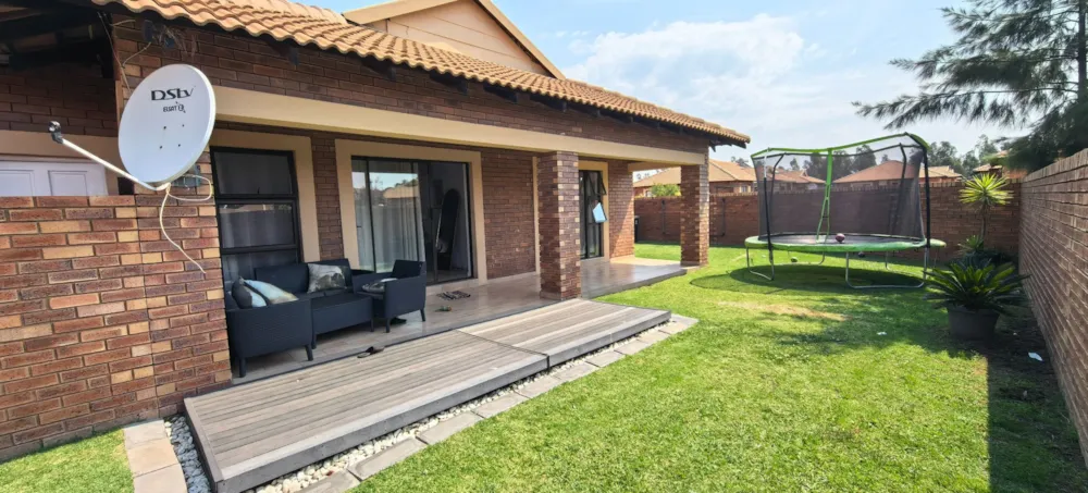 Cluster for sale in Helderwyk Estate - 1BJ1755799 Cluster for sale in Helderwyk Estate - 1BJ1755799
