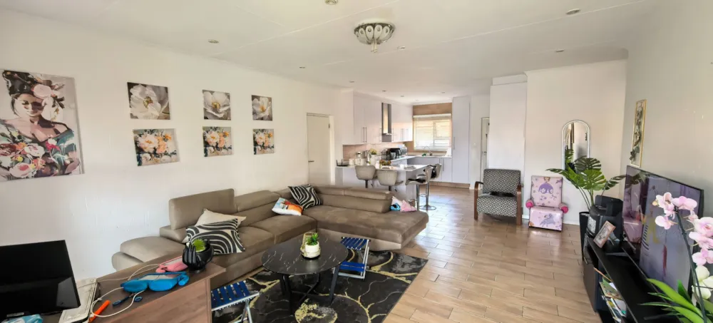 Cluster for sale in Helderwyk Estate - 1BJ1755799 Cluster for sale in Helderwyk Estate - 1BJ1755799
