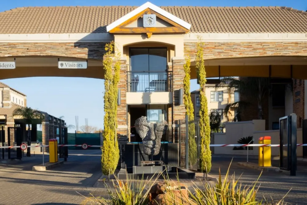Apartment for sale in Heuwelsig, Kimberley - 1KJ1756020 Apartment for sale in Heuwelsig, Kimberley - 1KJ1756020