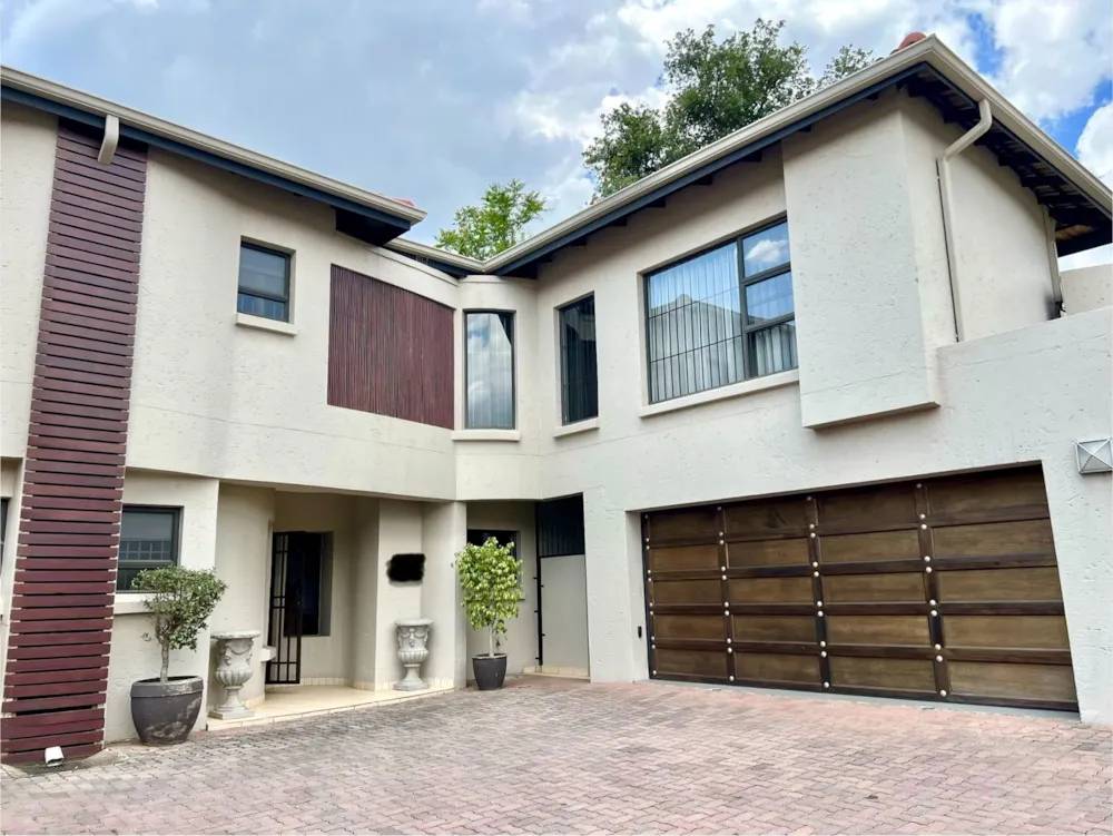 Double-storey cluster to rent in Hyde Park, Sandton - JBL1756147 Double-storey cluster to rent in Hyde Park, Sandton - JBL1756147