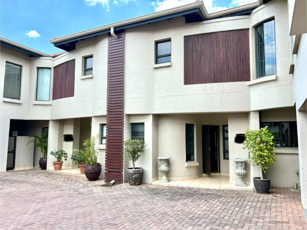 Double-storey cluster to rent in Hyde Park, Sandton - JBL1756147 Double-storey cluster to rent in Hyde Park, Sandton - JBL1756147