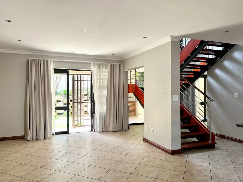 Double-storey cluster to rent in Hyde Park, Sandton - JBL1756147 Double-storey cluster to rent in Hyde Park, Sandton - JBL1756147
