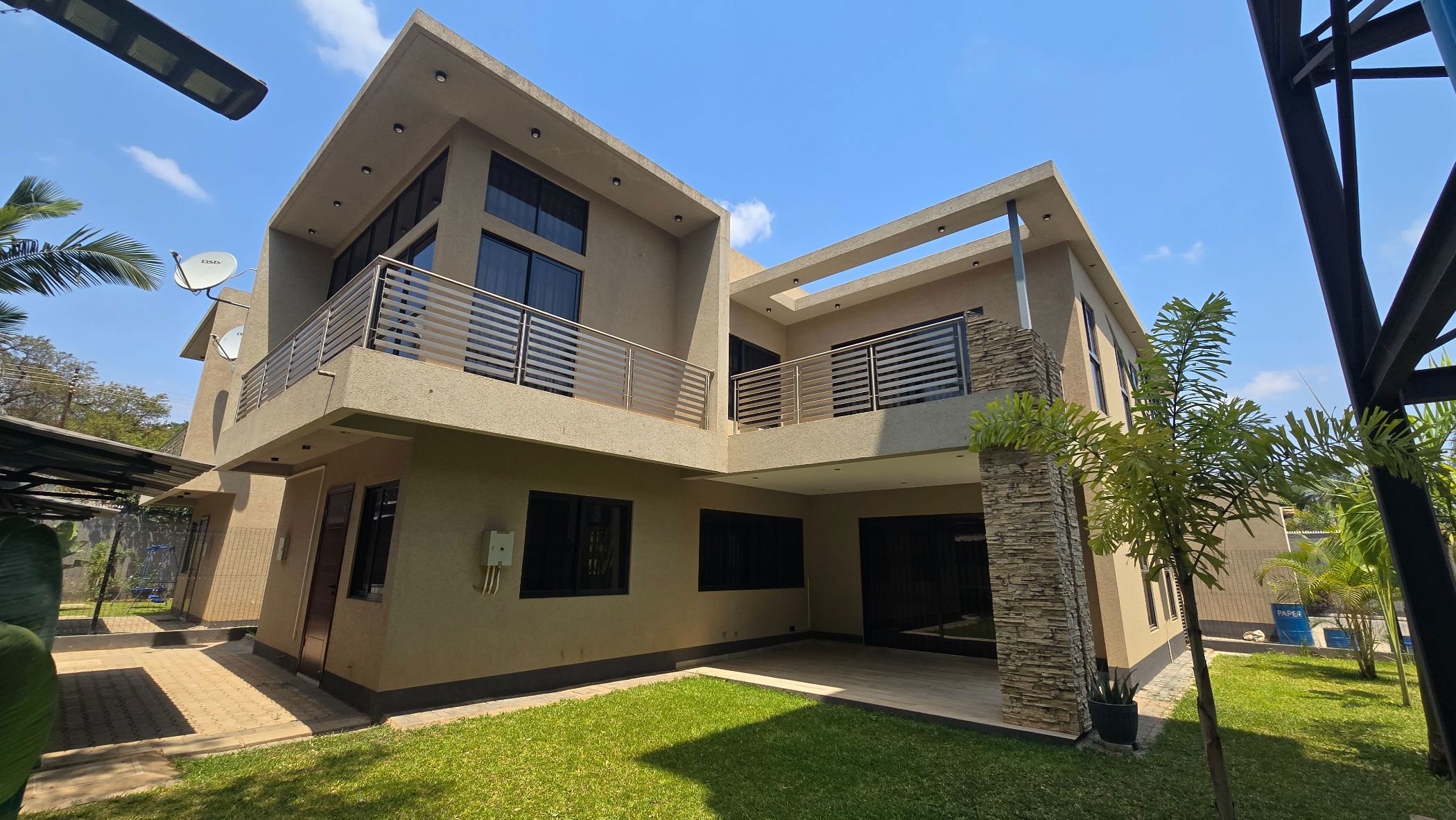 Double-storey apartment to rent in Rhodespark, Zambia - 3ZA1756115