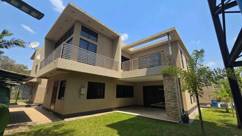 Double-storey apartment to rent in Rhodespark, Zambia - 3ZA1756115