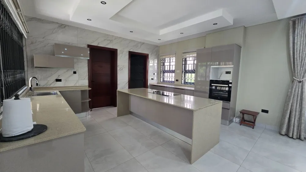 Double-storey apartment to rent in Rhodespark, Zambia - 3ZA1756115