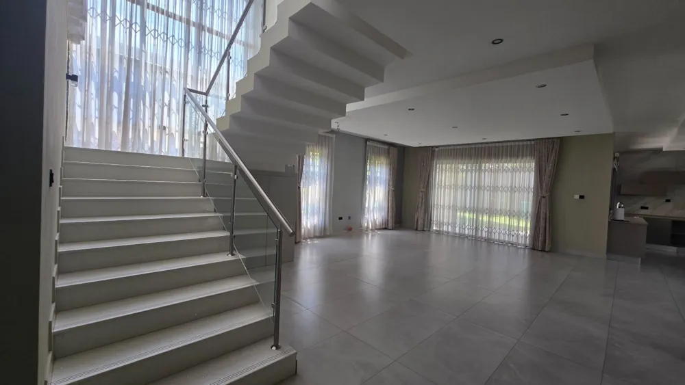 Double-storey apartment to rent in Rhodespark, Zambia - 3ZA1756115