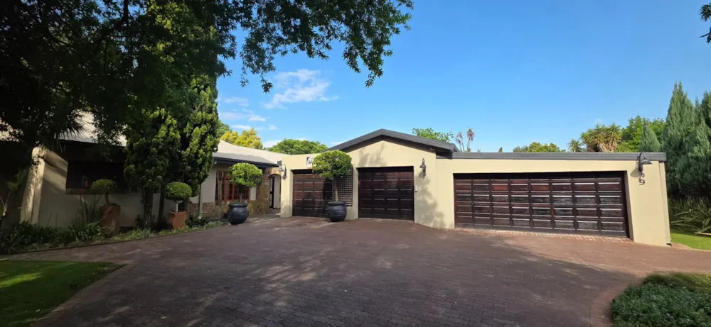 House for sale in Jim Fouche Park - 1WM1756688