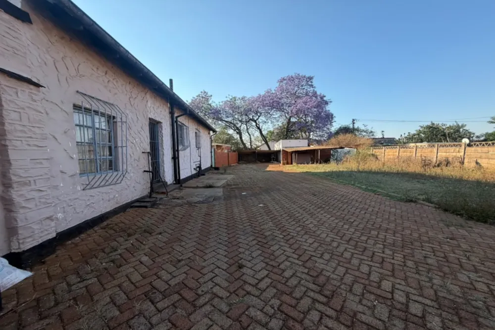 House for sale in Kumalo, Bulawayo, Zimbabwe - 3ZB1756702