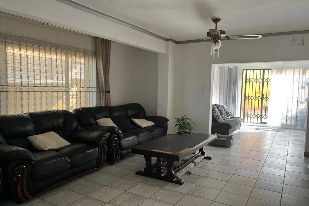 House for sale in Chatsworth, KwaZulu-Natal - 1WP1756719