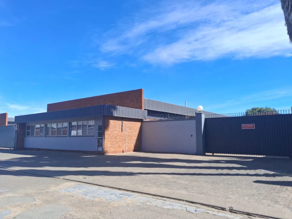 Commercial industrial property to rent in Oos Einde, Bloemfontein - 1BX1756782 Commercial industrial property to rent in Oos Einde, Bloemfontein - 1BX1756782