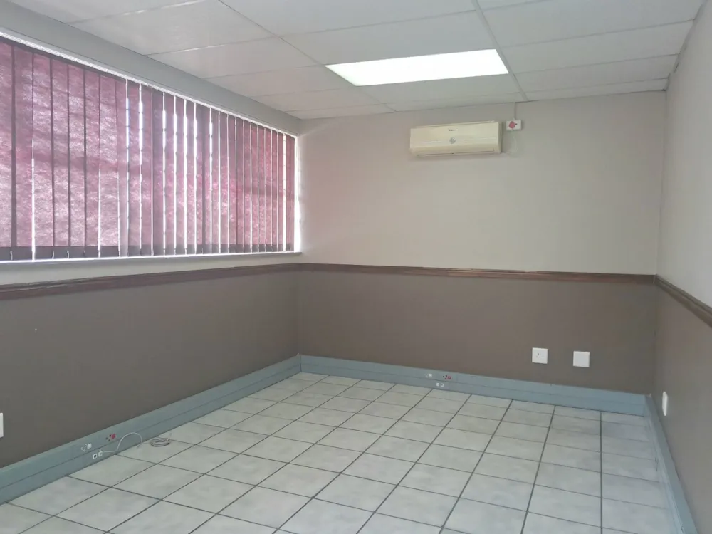 Commercial industrial property to rent in Oos Einde, Bloemfontein - 1BX1756782 Commercial industrial property to rent in Oos Einde, Bloemfontein - 1BX1756782