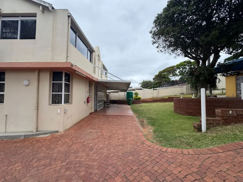 Double-storey house for sale in Essenwood - 1DBN1756865