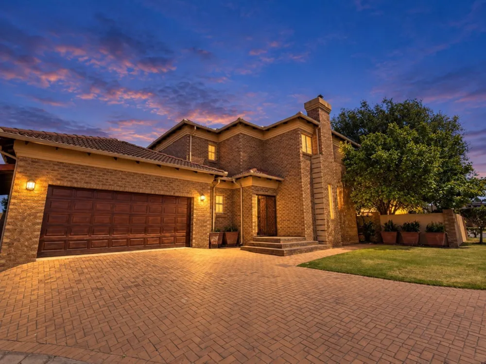 House for sale in John Vorster Park - 1EM1757085 House for sale in John Vorster Park - 1EM1757085