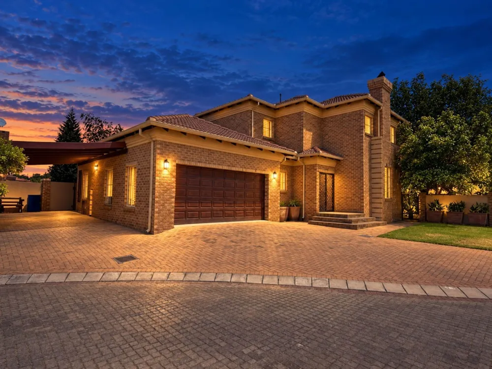 House for sale in John Vorster Park - 1EM1757085 House for sale in John Vorster Park - 1EM1757085