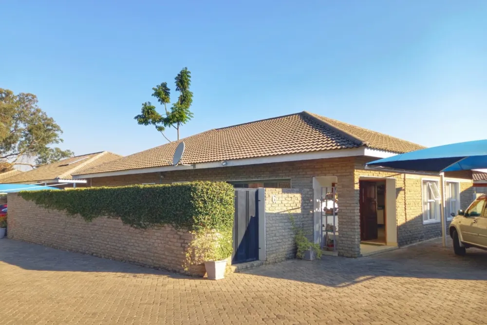 Townhouse for sale in Newlands, Zimbabwe - 3ZB1757118