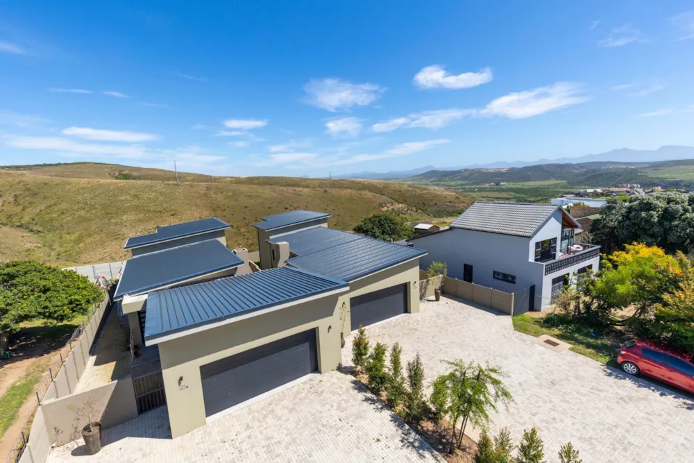 House for sale in Hartenbos Heuwels - 1MB1755701 House for sale in Hartenbos Heuwels - 1MB1755701