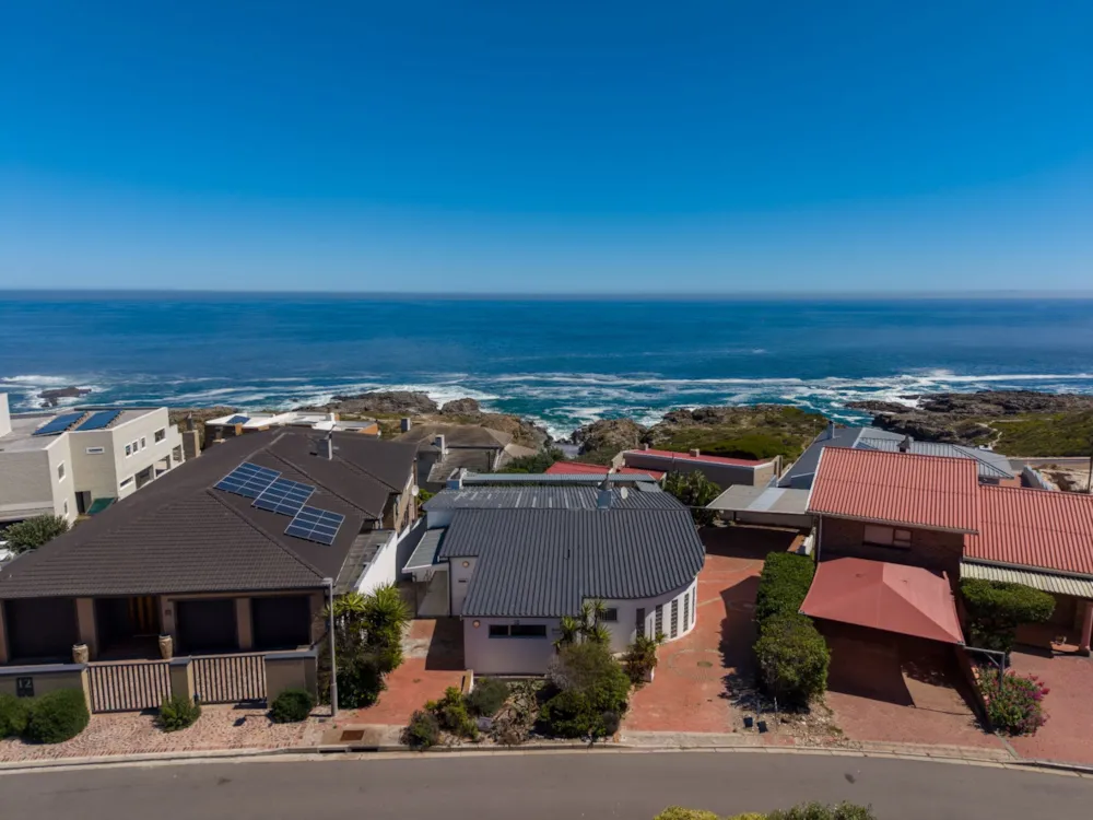 House for sale in Yzerfontein - LA1754028 House for sale in Yzerfontein - LA1754028