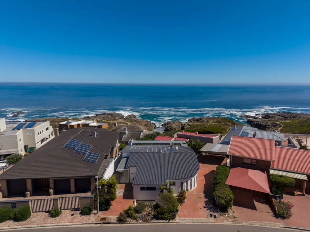 House for sale in Yzerfontein - LA1754028 House for sale in Yzerfontein - LA1754028