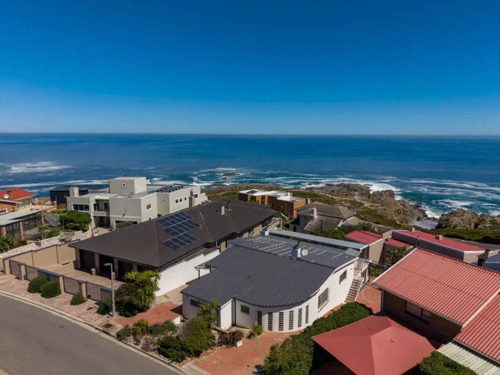 House for sale in Yzerfontein - LA1754028 House for sale in Yzerfontein - LA1754028