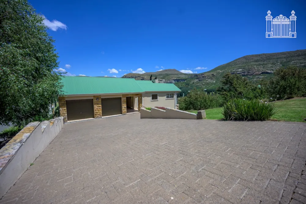 Golf estate house for sale in Clarens - 1CS1756788 Golf estate house for sale in Clarens - 1CS1756788