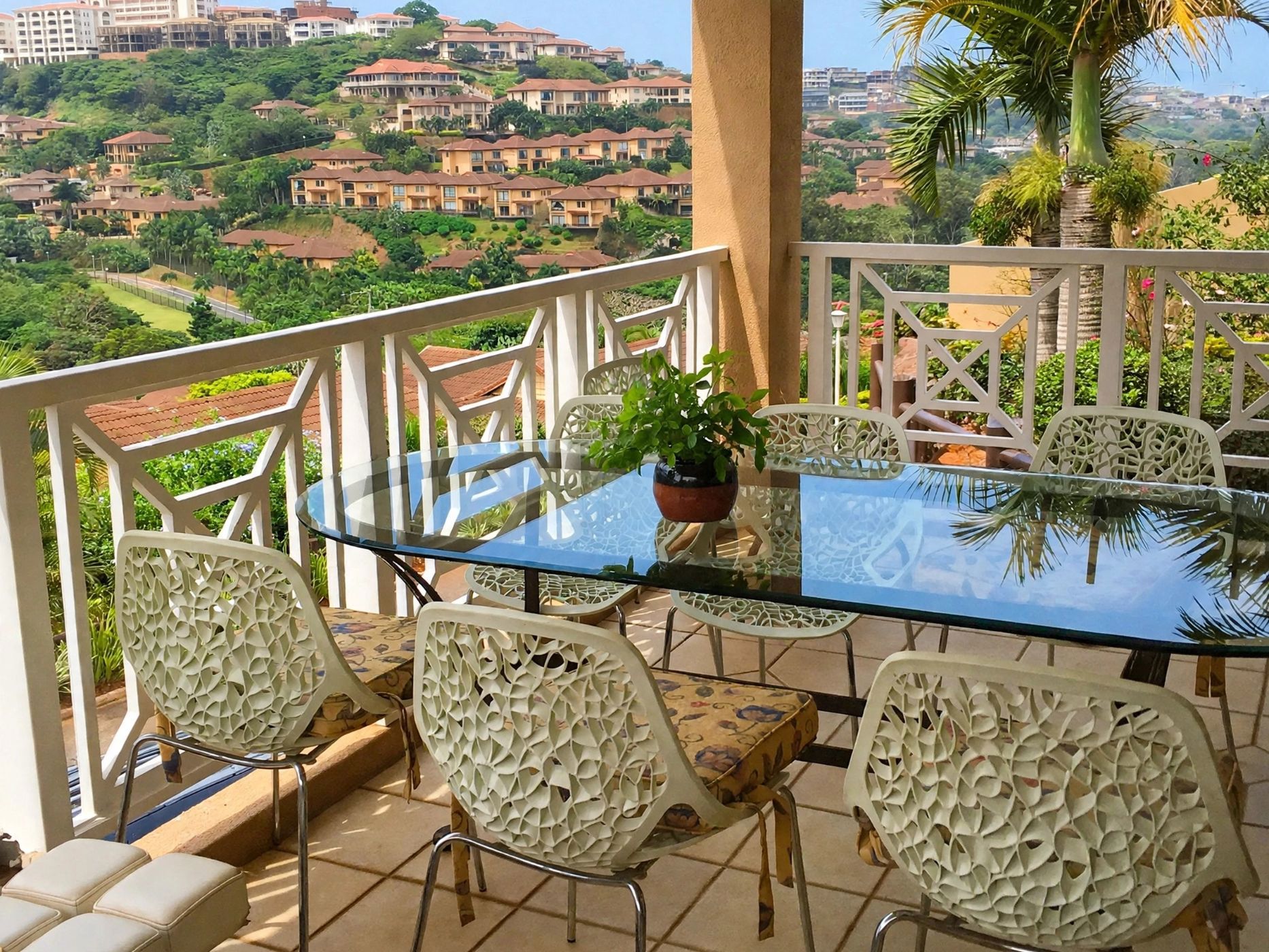 Security complex home to rent in La Lucia - 1ND1753009