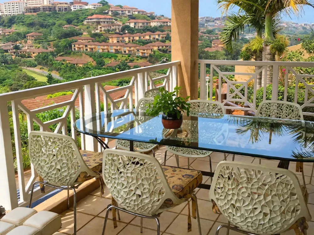 Security complex home to rent in La Lucia - 1ND1753009 Security complex home to rent in La Lucia - 1ND1753009