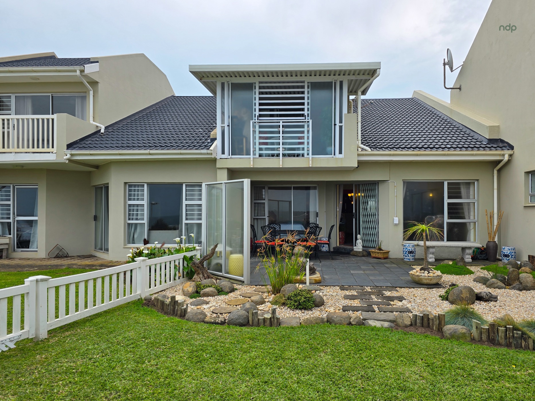 Security complex home for sale in Gonubie - 1EZ1755363