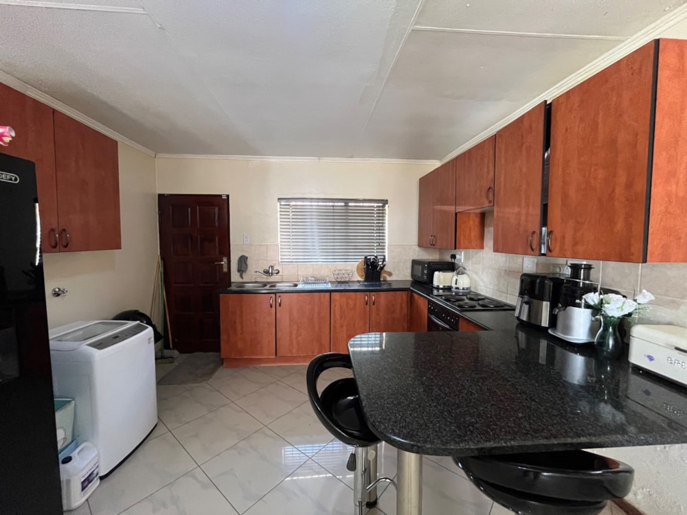 Townhouse to rent in Bendor Park - 1PS1753996 Townhouse to rent in Bendor Park - 1PS1753996