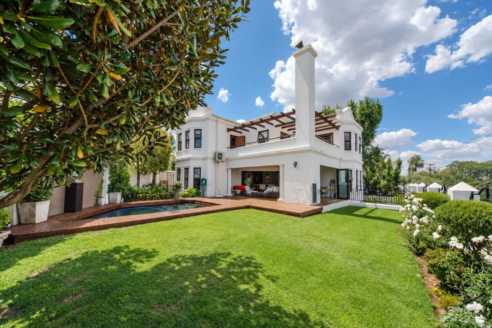 Security complex home for sale in Waterkloof Ridge - PT1754571 Security complex home for sale in Waterkloof Ridge - PT1754571