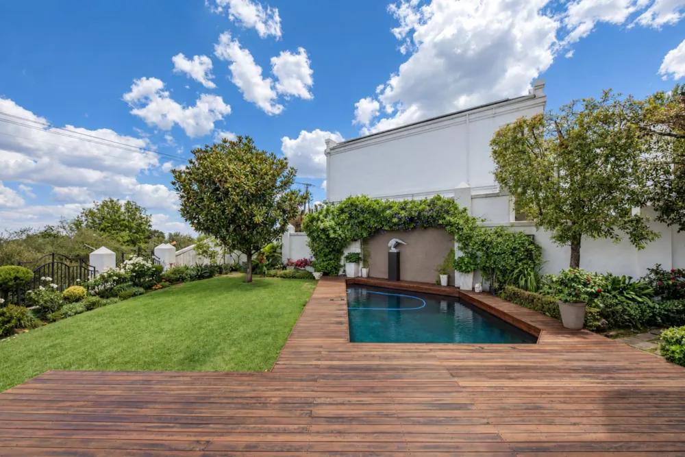Security complex home for sale in Waterkloof Ridge - PT1754571 Security complex home for sale in Waterkloof Ridge - PT1754571