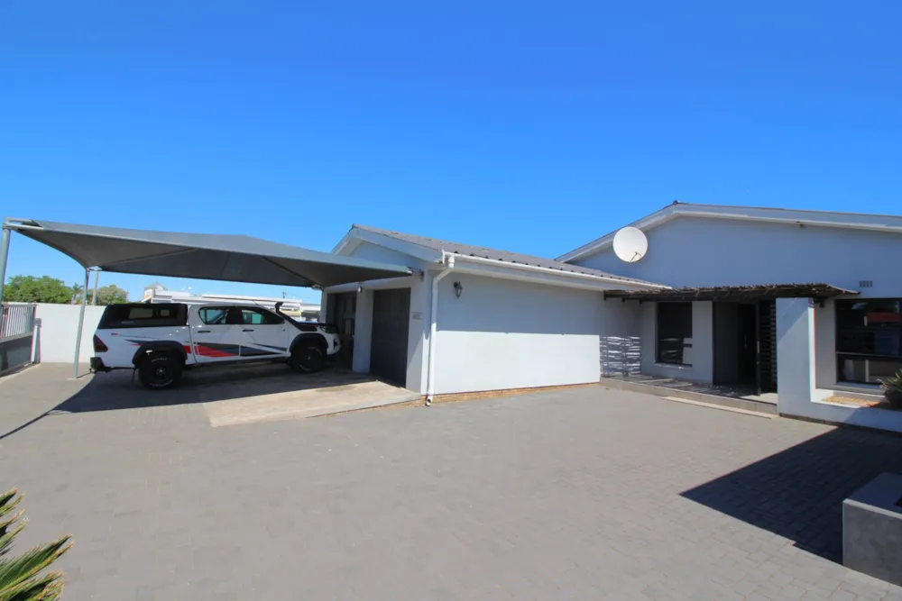 Single-storey house for sale in Velddrif - LA1754042
