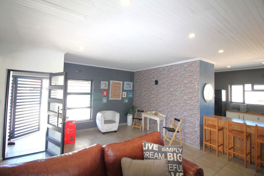 Single-storey house for sale in Velddrif - LA1754042