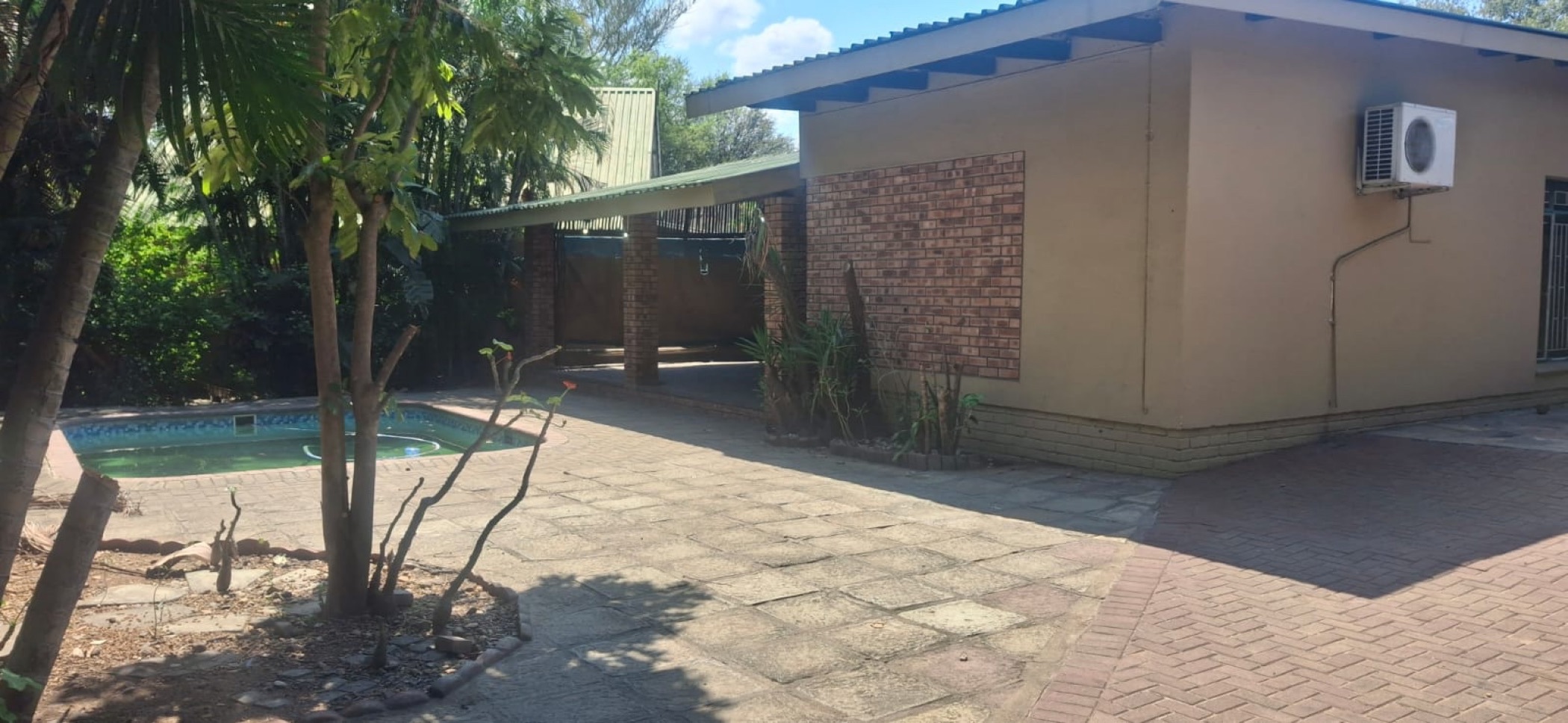 Townhouse to rent in Phalaborwa - 1PW1757177