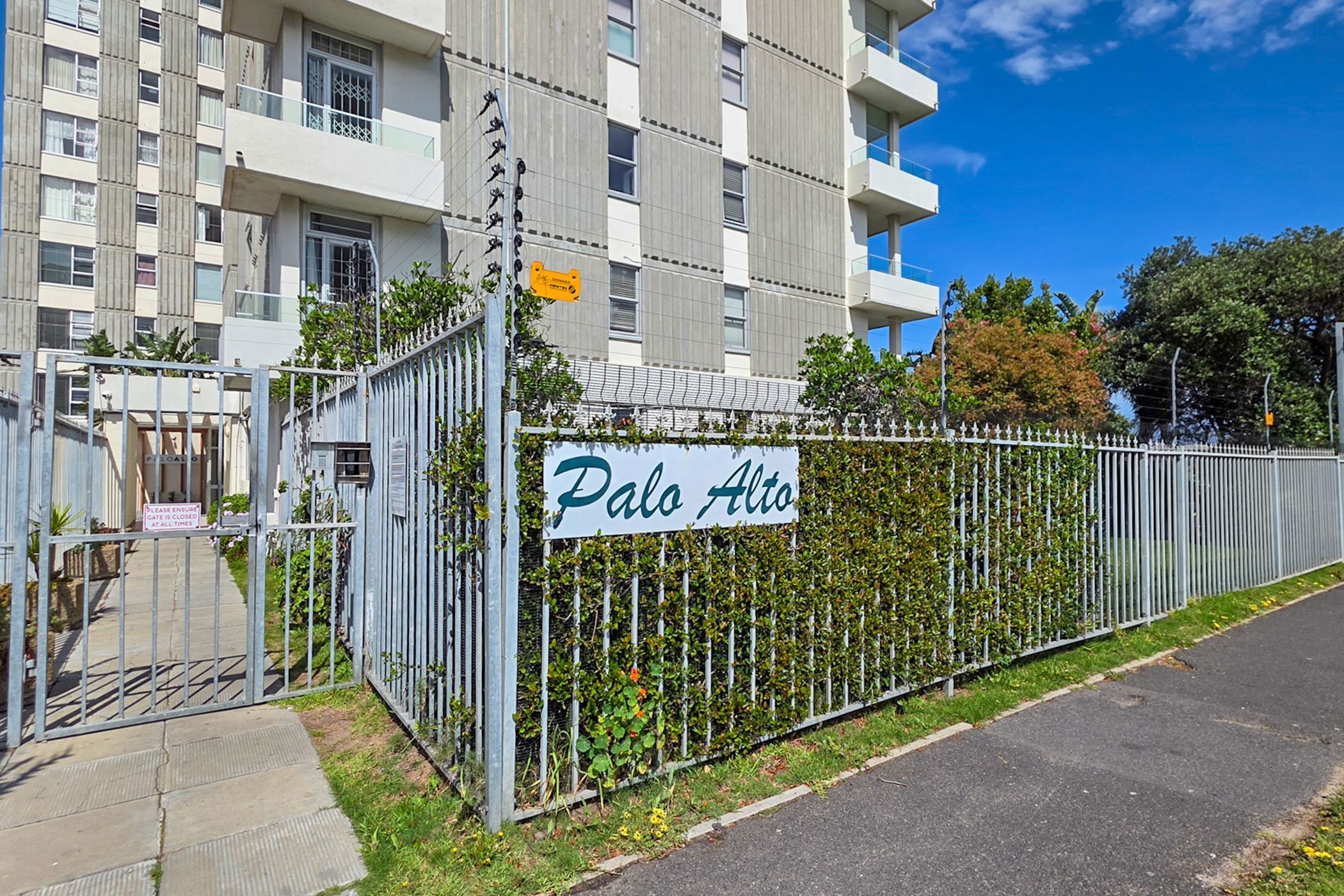 Multi-storey apartment for sale in Milnerton - 1TV1754203