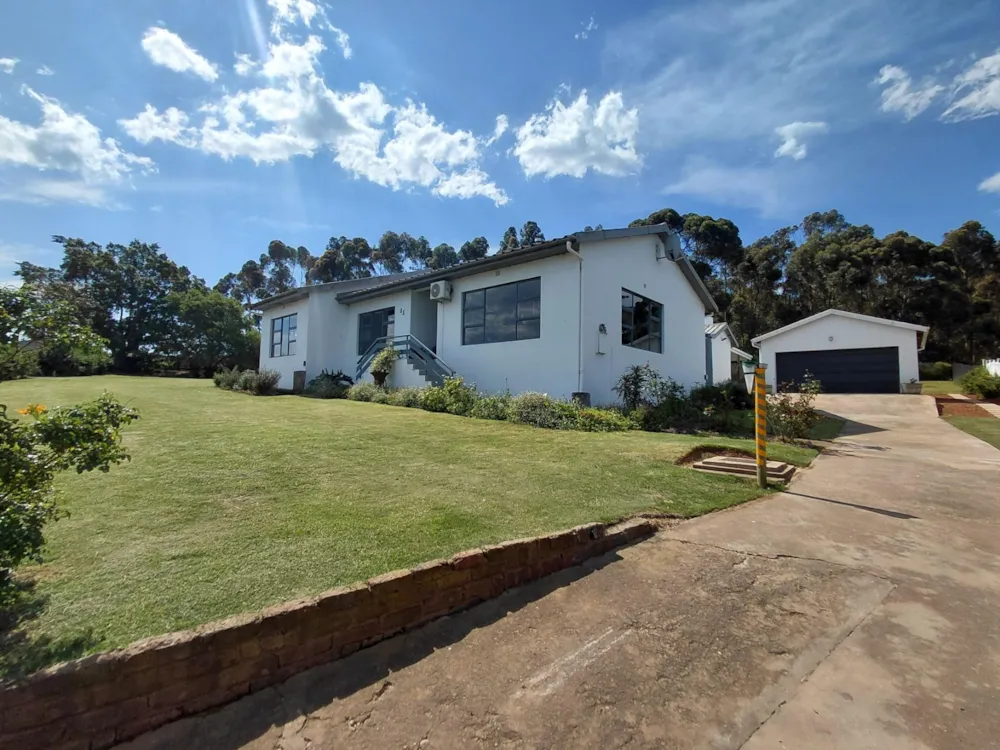 House for sale in Heidelberg, Garden Route - 1SR1734896 House for sale in Heidelberg, Garden Route - 1SR1734896