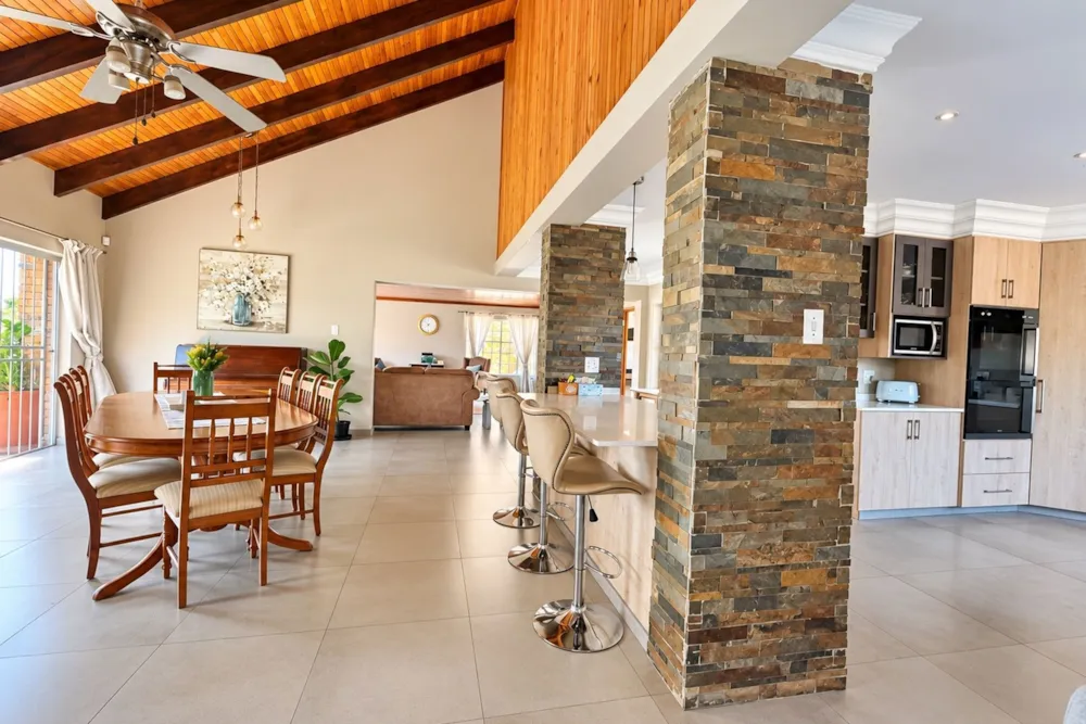 House for sale in Nederland Park - 1EM1755296