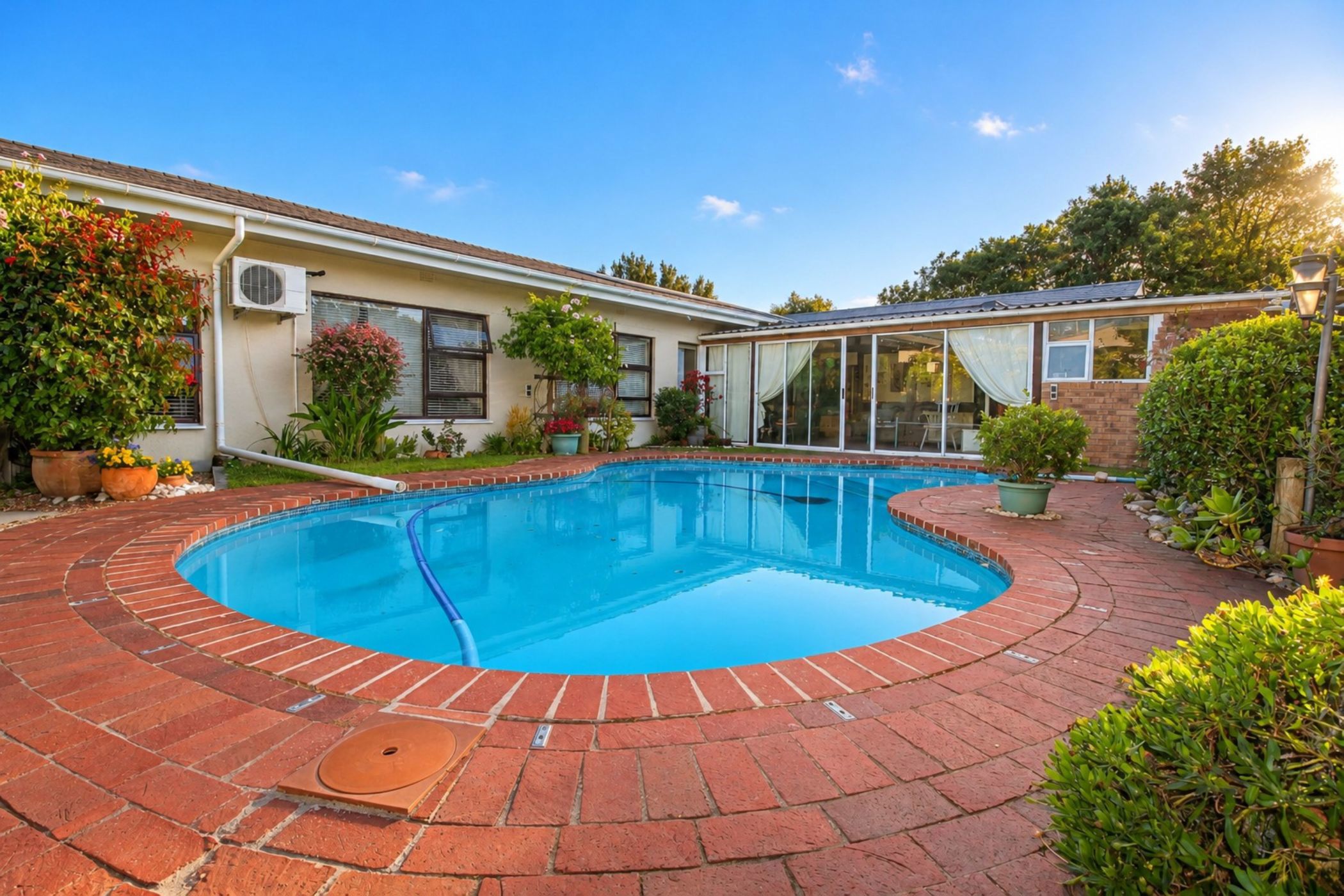 House for sale in Panorama, Parow - 1PLA1755420