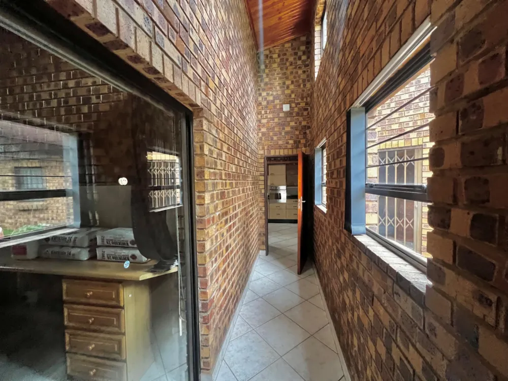 Double-storey house for sale in Bronkhorstspruit - PRN1754630 Double-storey house for sale in Bronkhorstspruit - PRN1754630