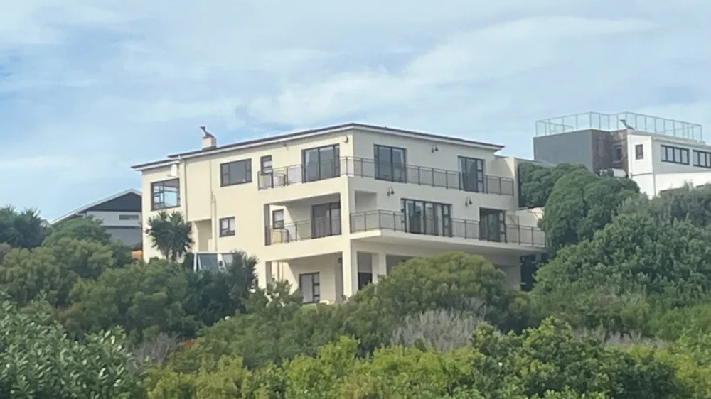 House for sale in Paradise Beach, Jeffreys Bay - 1JF1757050 House for sale in Paradise Beach, Jeffreys Bay - 1JF1757050
