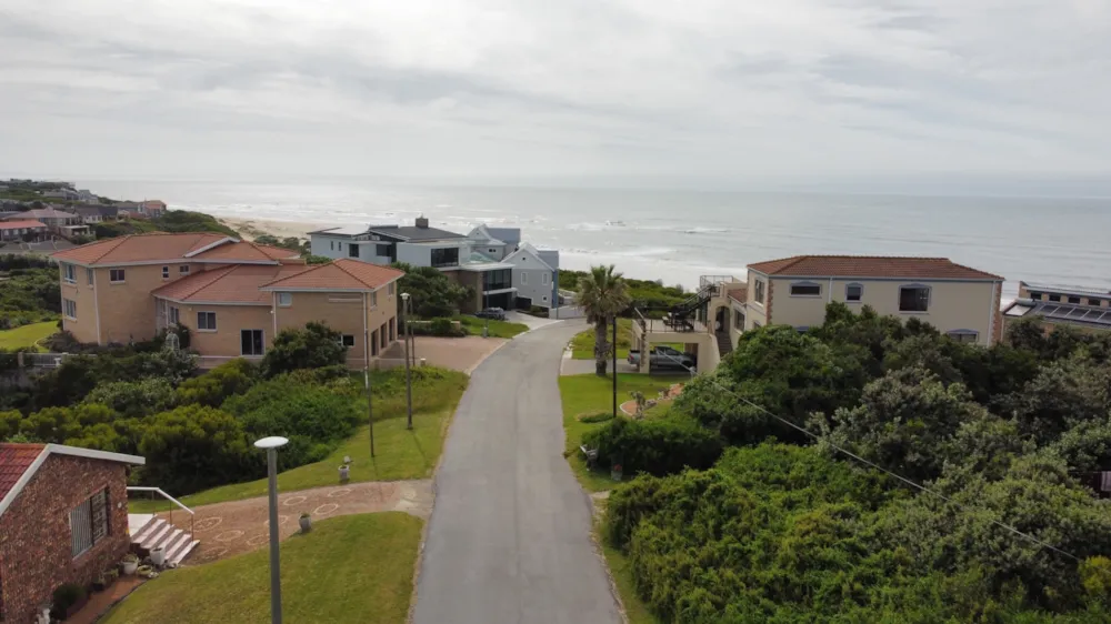 House for sale in Paradise Beach, Jeffreys Bay - 1JF1757050 House for sale in Paradise Beach, Jeffreys Bay - 1JF1757050