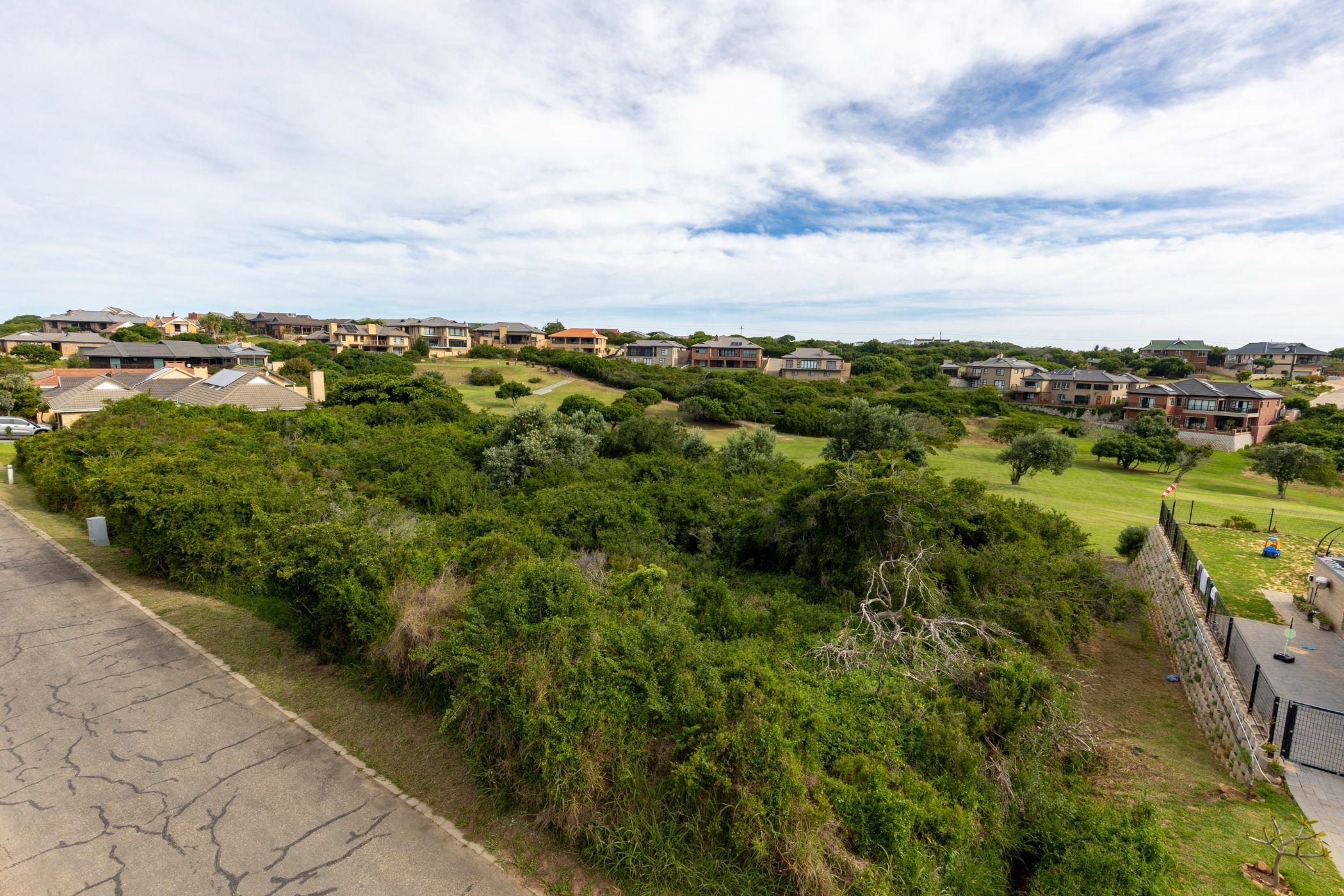 Residential vacant land for sale in Dolphin Creek - 1MB1756576