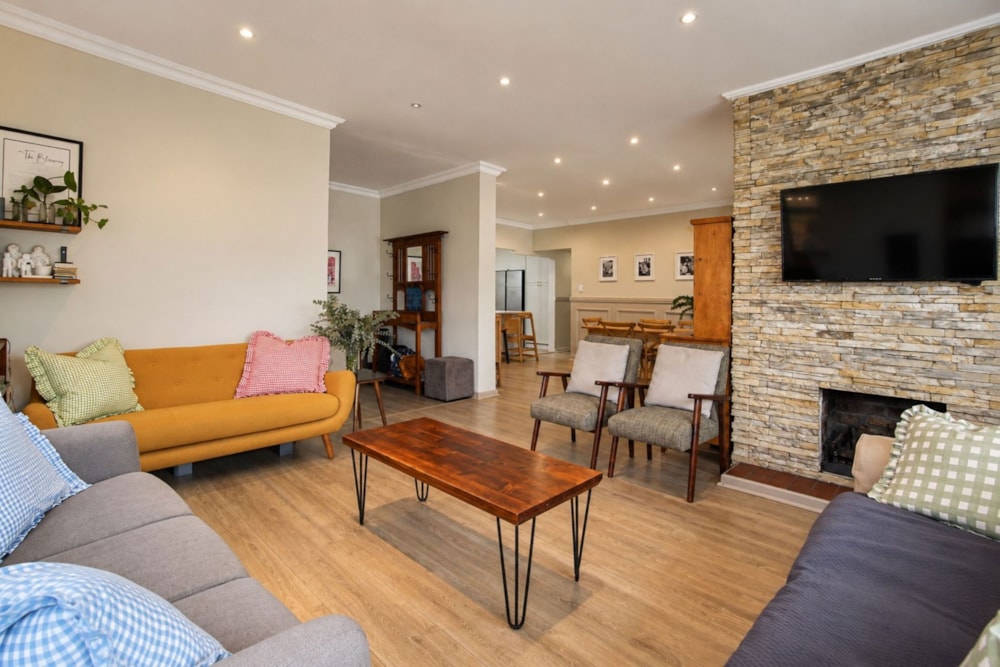 House for sale in Panorama, Parow - 1PLA1754044 House for sale in Panorama, Parow - 1PLA1754044