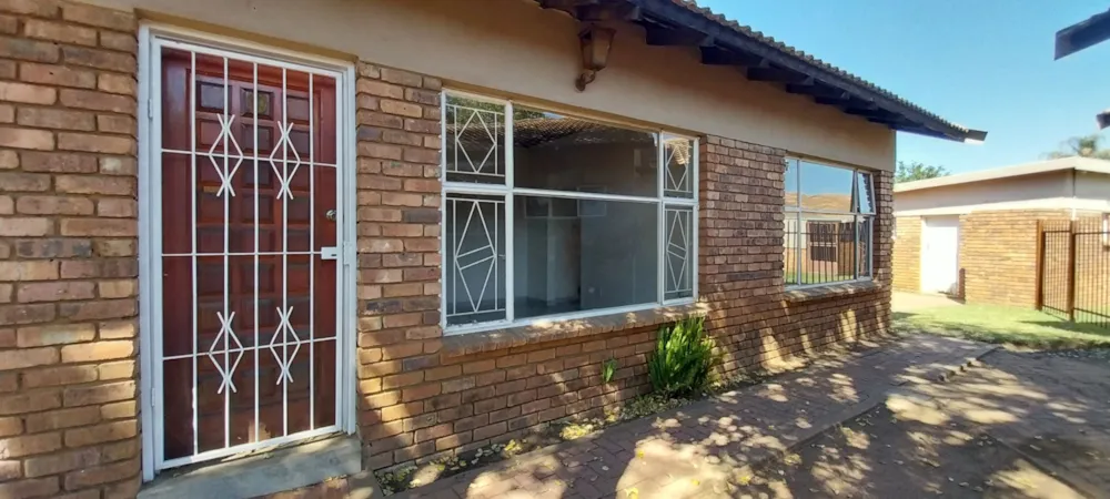 Townhouse for sale in Lydenburg (Mashishing) - 1LY1756143 Townhouse for sale in Lydenburg (Mashishing) - 1LY1756143