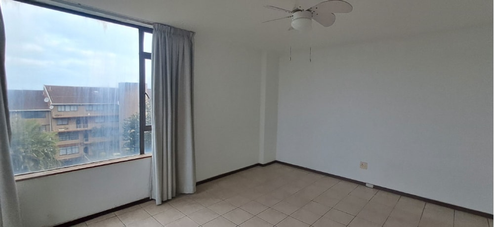 Multi-storey apartment for sale in Scottburgh - 1si1754463