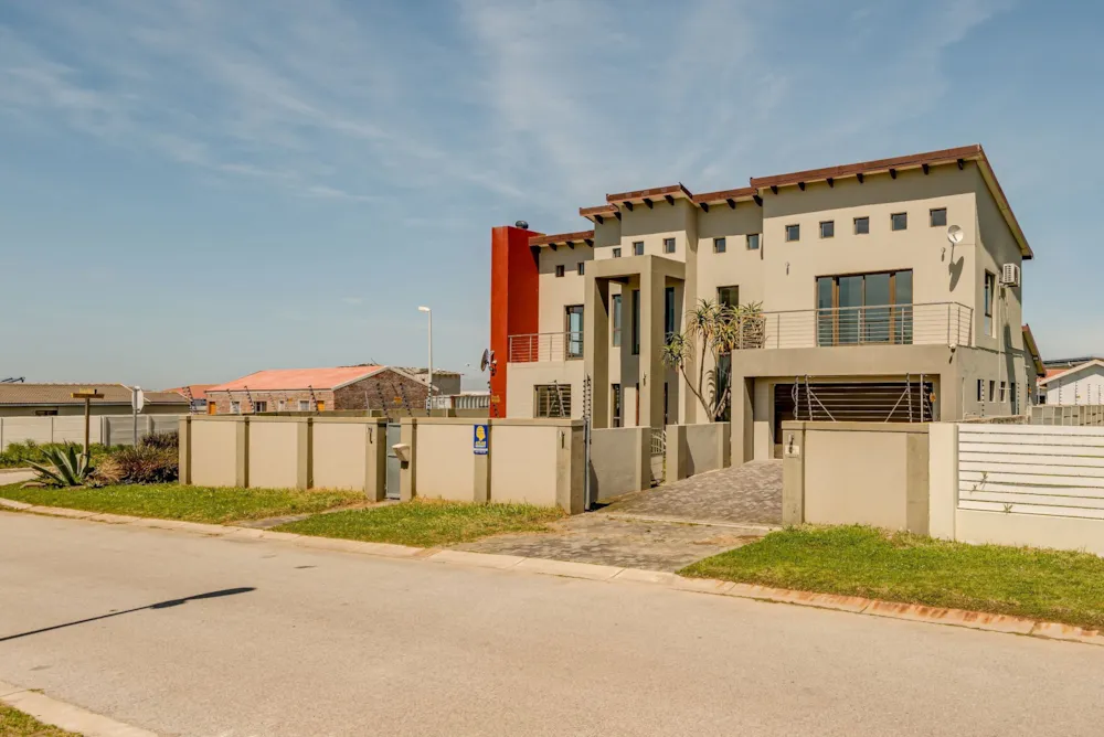 Double-storey house for sale in Fairview, Port Elizabeth, Gqeberha - 1PLZ1755468