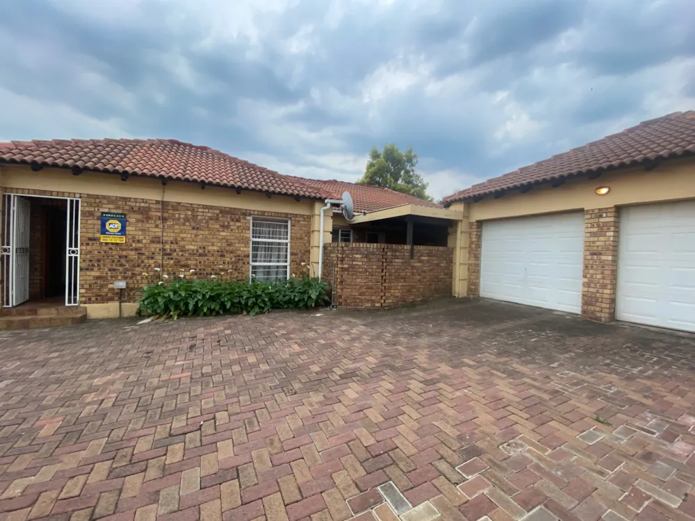 Townhouse to rent in Signal Hill, Newcastle - 1NW1756436 Townhouse to rent in Signal Hill, Newcastle - 1NW1756436